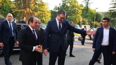 الرئيس السيسي يزور جامعة بلجراد ويلقي كلمة