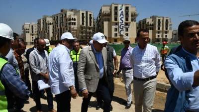 «الجزار» يتفقد العمل بمشروع تطوير "منطقة سور مجرى العيون"