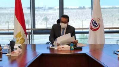 "عبدالغفار" يوجه بزيادة أعداد سيارات الإسعاف والقوافل المتنقلة بجميع المدن الساحلية 