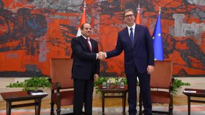 الرئيس السيسي يحضر عرضا لأسلحة "القوات المسلحة الصربية" رفقة الرئيس الصربي 