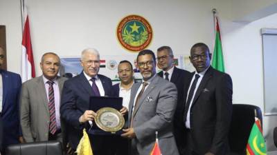 المقاولون العرب توقع مذكرة تفاهم لإنشاء خط ترامواى بمدينة نواكشوط