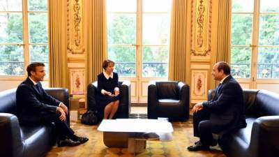 الرئيس السيسي: لا سبيل لتسوية الأزمات إلا من خلال الحلول السياسية