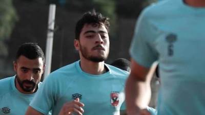 أكرم توفيق يشارك في تدريبات الأهلي قبل مواجهة الجونه 