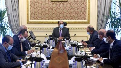 «مدبولي» يُكلف بسرعة توفير مليار جنيه لاستكمال صرف التعويضات للمستحقين بالمحاور المرورية