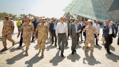 جولة تفقدية لوزير السياحة ومستشار رئيس التخطيط العمراني بالمتحف الكبير