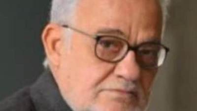 عاجل.. وفاة الكاتب الكبير منير عامر والد الإعلامي شريف عامر