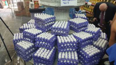 «وزارة التموين تطمئن المستهلكين» .. طرح طبق البيض بسعر 65 جنيه