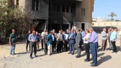 "رئيس جامعة الأزهر" يتفقد مكان الحريق المجاور لكلية طب الأسنان ويؤكد محاسبة المقصرين