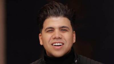 "الساسيرو" تتخذ الإجراءات القانونية ضد عمر كمال لاستغلال اغنية" ألف ليله وليله"