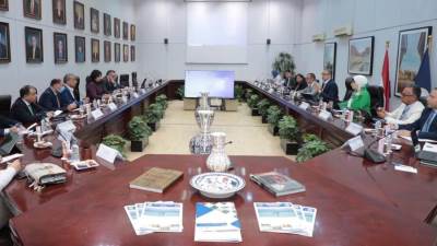 وزير السياحة يستكمل اجتماعاته المستمرة لمتابعة الاستعدادات لاستضافة مصر لمؤتمرCOP27