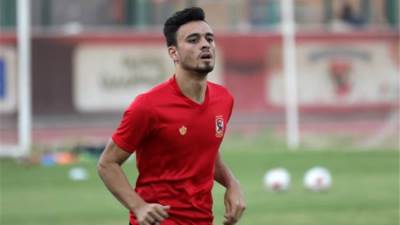 طبيب الأهلي يكشف موقف صلاح محسن بعد إصابتة