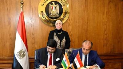 جامع تشهد توقيع محضر أعمال الدورة الخامسة للجنة التجارية المصرية الهندية