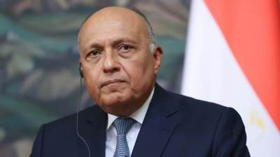 وزير الخارجية يتلقى اتصالاً هاتفياً من رئيس المنتدى الاقتصادي العالمي 