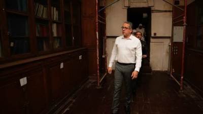 وزير السياحة يتفقد تطوير مكتبة المتحف المصري بالتحرير