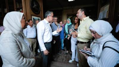 وزير السياحة والآثار يتفقد مكتبة المتحف المصري بالتحرير