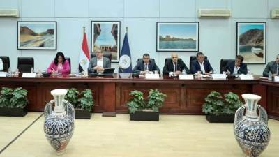 وزيرا السياحة والطيران المدني يبحثان آليات تنشيط الحركة السياحية والجوية 