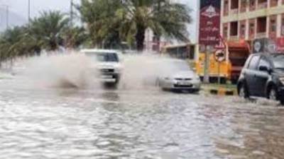 الإمارات: نقل 150 فرداً من المناطق المتضرره جراء الحالة الجوية إلى الفنادق