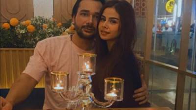 للمرة الثالثة.. منة عرفة تعلن طلاقها من محمود المهدى 