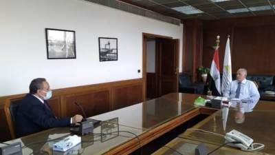 عبد العاطى يتابع مجهودات رفع قدرات العاملين بالوزارة