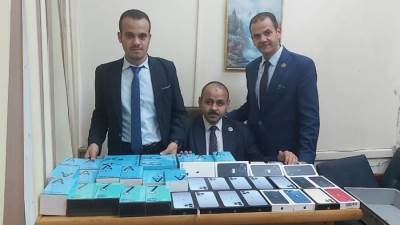 جمارك مطار القاهرة تضبط محاولة تهريب عدد من الهواتف المحمولة