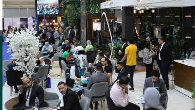 إقبال قوي ومميز على جناح «المنصور للتطوير» خلال فعاليات معرض «الأهرام العقاري»