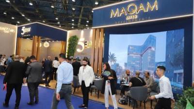 «مقام مصر» تحقق إقبالا قويا على جناحها بمعرض «الأهرام العقاري»