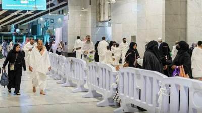 السعودية تستقبل طلائع معتمري الخارج بالمسجد الحرام