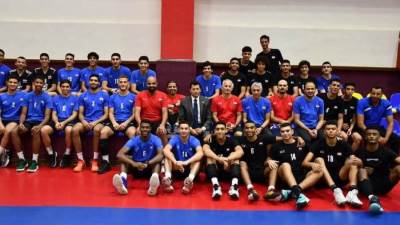 وزير الرياضة يلتقي بمنتخب مصر للشباب والناشئين للكرة الطائرة 