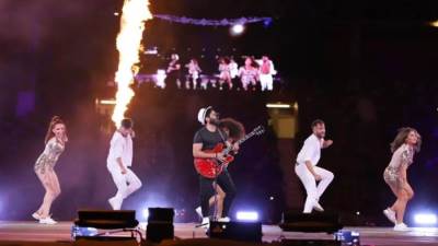 تامر حسني يشارك كواليس حفلة في أسبانيا ودعم ابنته: "ماتخافش يابابا"