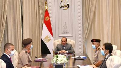 الرئيس السيسي يوجه بانشاء اكبر مجمع صناعى للبولي اثيلين في الشرق الاوسط