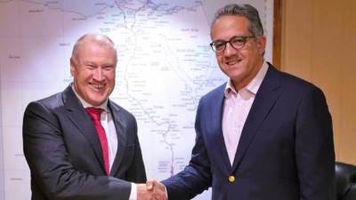 "العناني" يستقبل سفير أستراليا بالقاهرة قبيل انتهاء فترة توليه مهام منصبه كسفير لبلاده