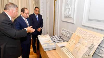 الرئيس السيسي يطلع على مستجدات إنشاء أكبر مصنع للغزل في العالم بالمحلة