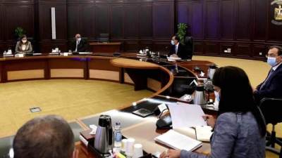 رئيس الوزراء يترأس اجتماع اللجنة الوزارية الاقتصادية 