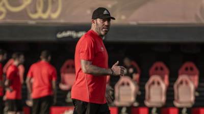 عودة عبدالمنعم وبيرسي تاو.. سواريش يعلن قائمة الأهلي استعدادًا لمباراة فاركو غداً