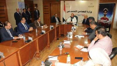 القباج توقع تعاون مع جامعتي أسوان وسوهاج لإنشاء مراكز لعلاج مرضى الإدمان‪