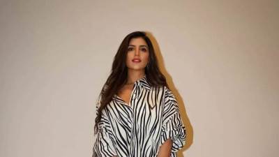 بإطلالة جذابة.. مي عمر تخطف الأنظار من أحدث جلسة تصوير 