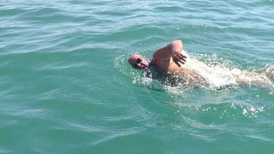 وزير الرياضة يهنئ أبطال بعثة مصر بإنجلترا بعد تسجيل رقم جديد في عبور المانش