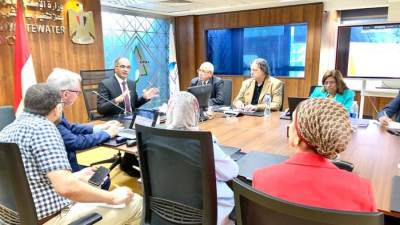 نائب وزير الإسكان يؤكد أهمية تعزيز قدرات العاملين بـ"جهاز تنظيم مياه الشرب"