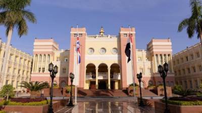 الجامعة البريطانية في مصر تعلن توفير منح لطلاب الثانوية العامة تصل إلي 80%