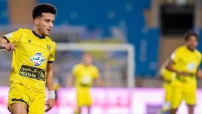 مصطفى فتحي يتمسك باللعب للأهلي ويرفض الانضمام لمعسكر التعاون السعودي 