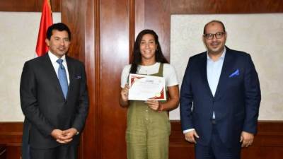 وزير الرياضة يكرم بعثة منتخب مصر بعد تصدر الترتيب العام بالبطولة العربية للسباحة بالجزائر