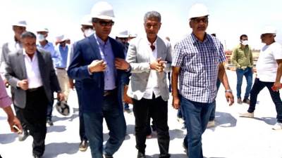 نائب وزير الإسكان يجري جولة تفقدية لمتابعة مشروعات المرافق بمدينة 6 أكتوبر