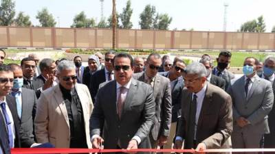 وزير التعليم العالي يتفقد المعامل البحثية بمركز بحوث وتطوير الفلزات