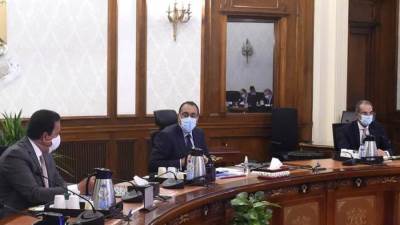 رئيس الوزراء يتابع موقف تطبيق منظومة التأمين الصحى الشامل 