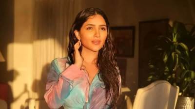 بإطلالة جريئة.. مي عمر تخطف الأنظار من أحدث ظهور 