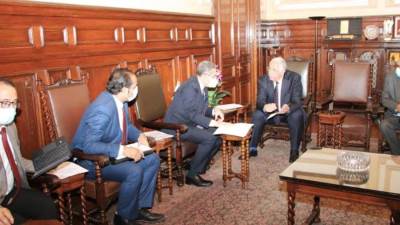 وزير الزراعة يبحث مع محافظ الغربية توفير الأراضي لمشروعات لمبادرة "حياة كريمة"