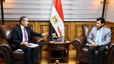 وزير الرياضة يلتقي محافظ الغربية لبحث سبل التعاون المشترك