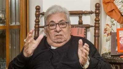 جراحة عاجلة لفاروق فلوكس.. وابنته تطلب الدعاء