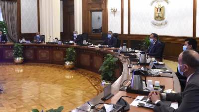 مدبولي يتابع تفعيل إجراءات ترشيد الكهرباء لاستغلال الغاز وتصديره