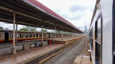 بالصور.. رحلة استكشافية بالقطار البطيء إلى جبل كينيا